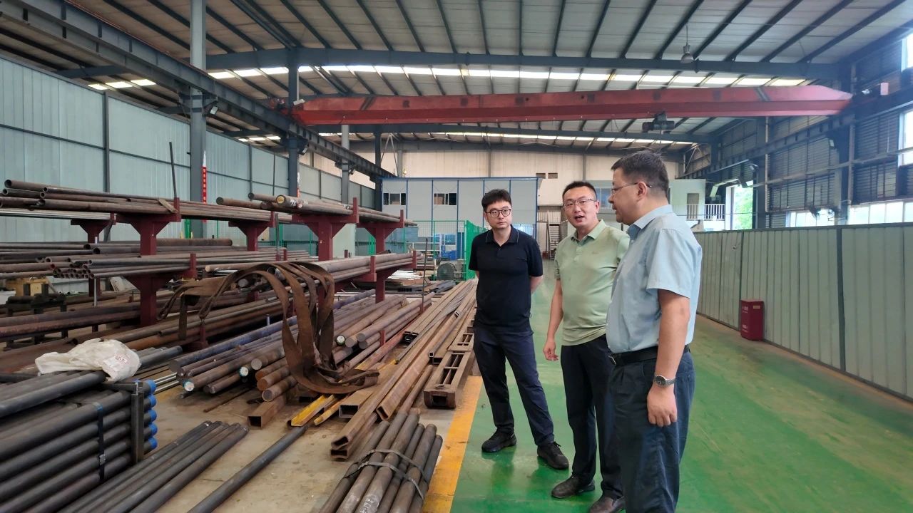 公司领导赴宏佳公司调研并宣贯中央八项规定精神