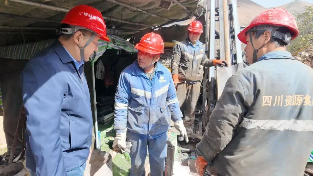 公司领导赴四川白玉夏囊沟钻探项目部检查指导工作